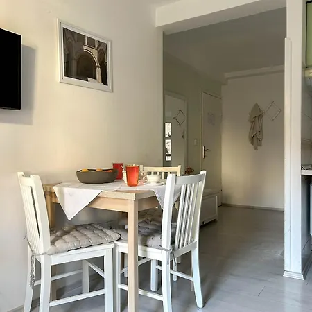 Iza Roka Dubrovnik