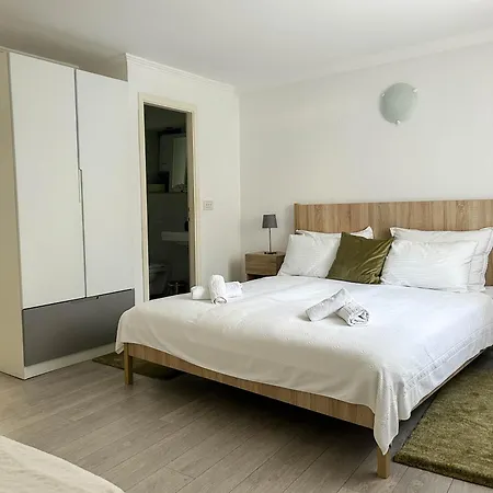 Iza Roka Apartment *