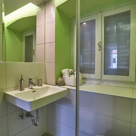Iza Roka Dubrovnik